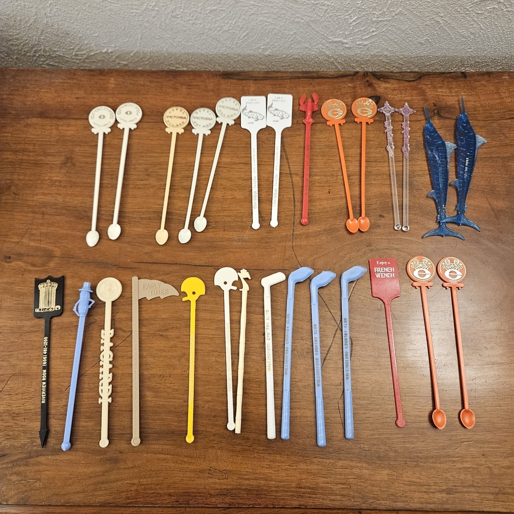 Lot of‎ 29 Vintage Plastic Swizzle Sticks Drink Stirrers Cocktail Advertising